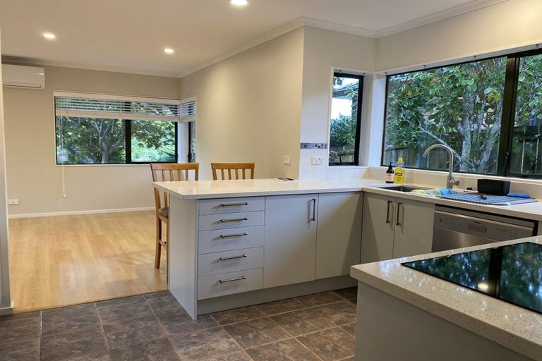 Photo of property in 1/28 Bernie Edwards Place, Botany Downs, Auckland, 2010