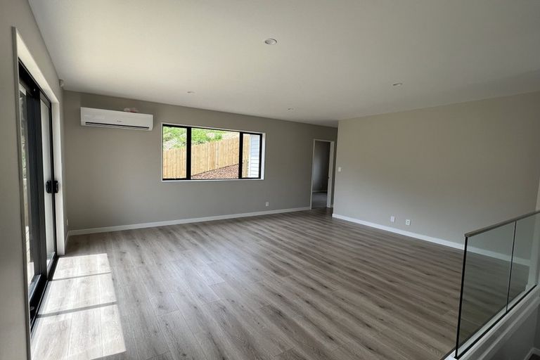 Photo of property in 8 Springhill Lane, Sunnyvale, Auckland, 0612