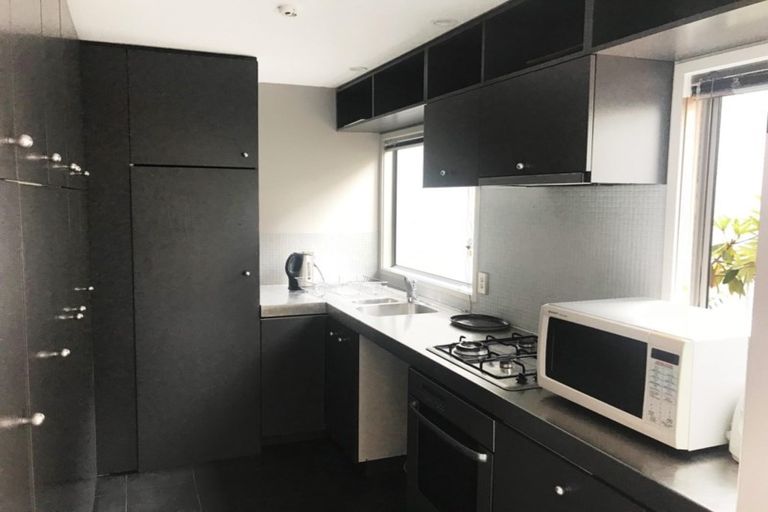 Photo of property in 19 Blake Road, Mangere East, Auckland, 2024