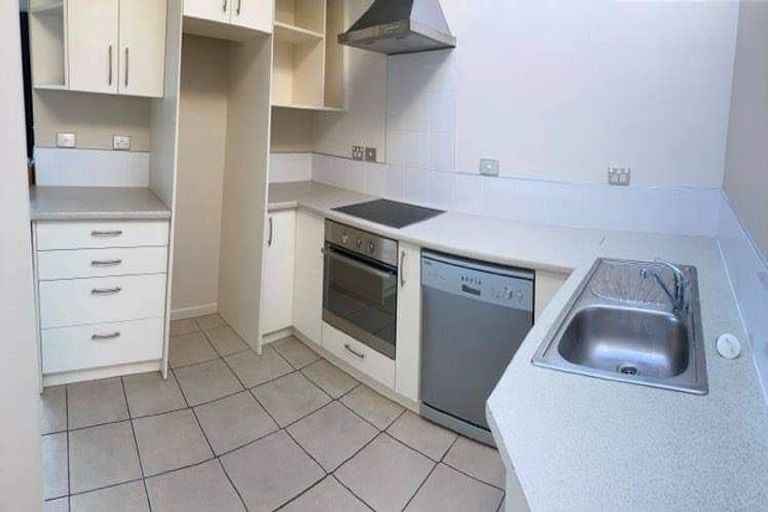 Photo of property in 2/110 Martin Street, Wallaceville, Upper Hutt, 5018