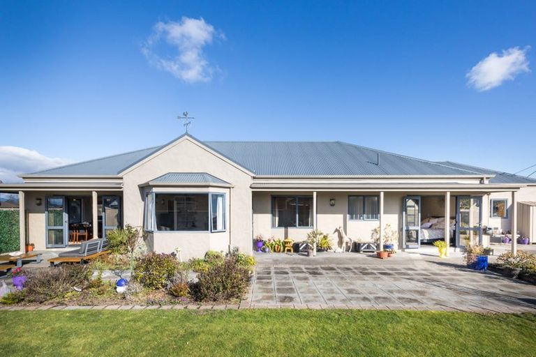 Photo of property in 29 Clearview Drive, Milson, Palmerston North, 4414