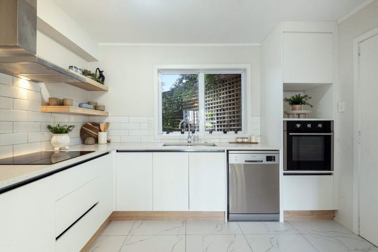 Photo of property in 2/5 Stanley Avenue, Milford, Auckland, 0620