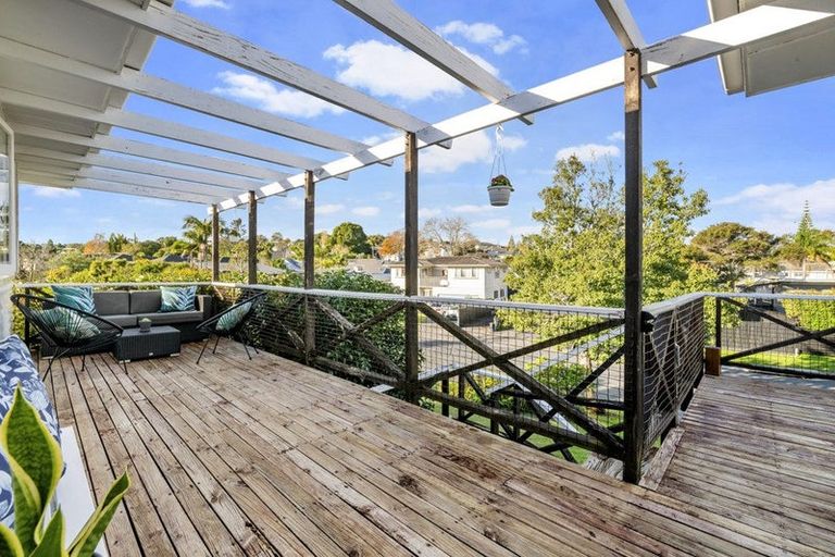 Photo of property in 2 Seine Road, Forrest Hill, Auckland, 0620