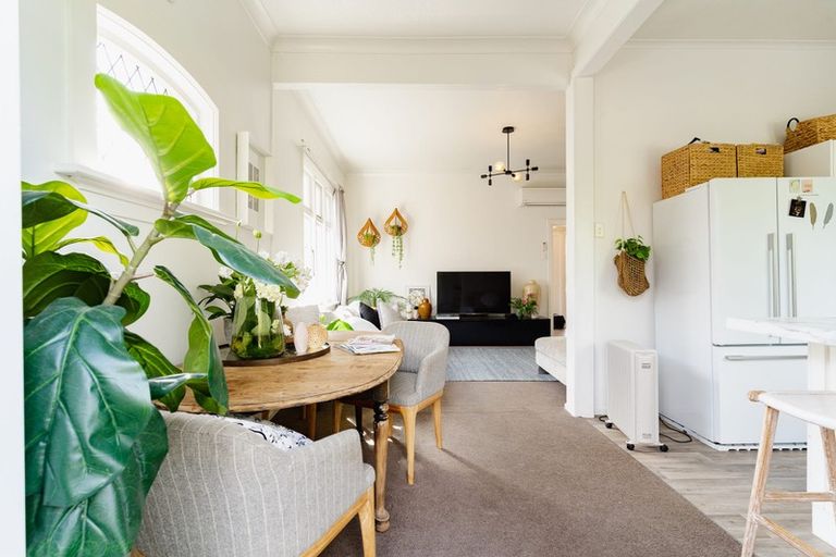 Photo of property in 33 Beach Street, Saint Clair, Dunedin, 9012