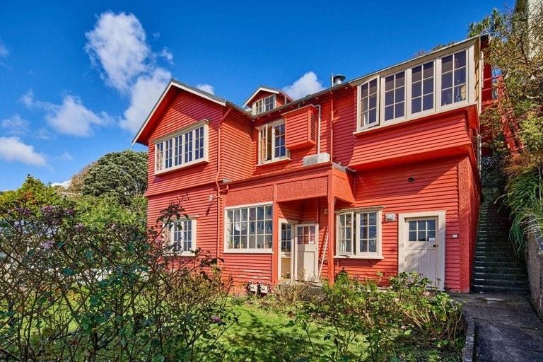 Photo of property in 57 Grafton Road, Roseneath, Wellington, 6011