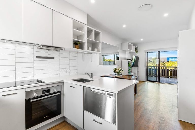 Photo of property in 4/47a Huntington Drive, Huntington Park, Auckland, 2013