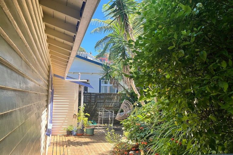 Photo of property in 16 Asquith Terrace, Brooklyn, Wellington, 6021