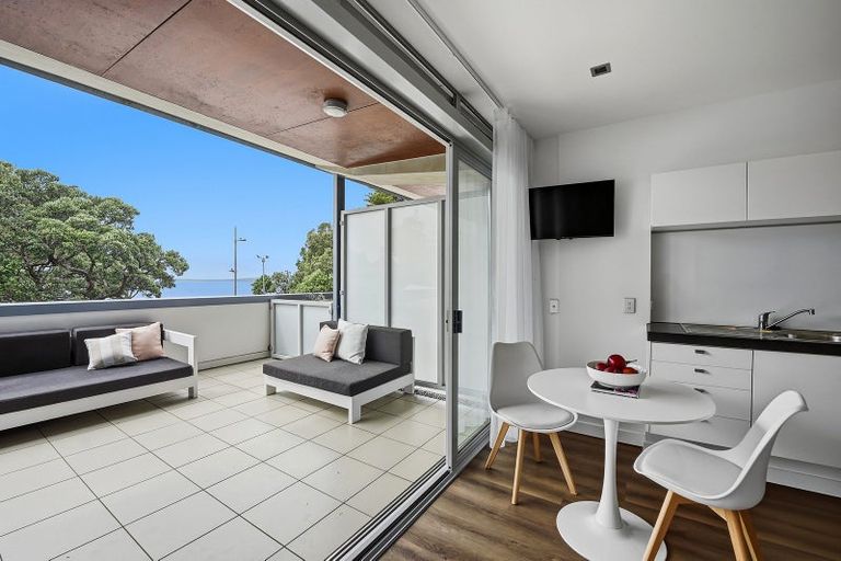 Photo of property in Ocean Breeze Apts, 7107/87 Clyde Road, Browns Bay, Auckland, 0630