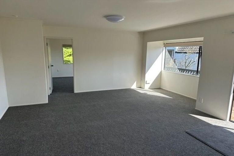 Photo of property in 111 Stott Avenue, Birkdale, Auckland, 0626