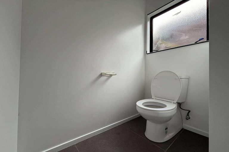 Photo of property in 27 Rembrandt Avenue, Tawa, Wellington, 5028