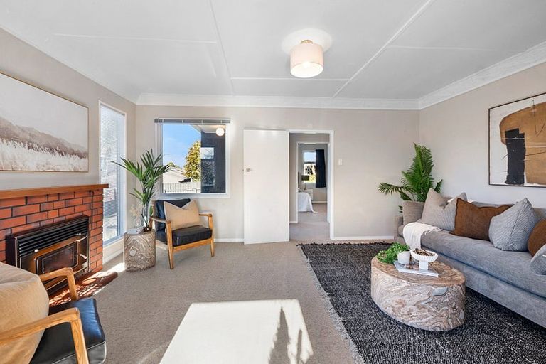 Photo of property in 88 Govett Avenue, Frankleigh Park, New Plymouth, 4310