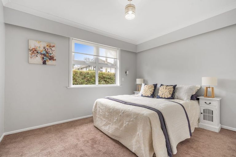 Photo of property in 1/206 Onewa Road, Birkenhead, Auckland, 0626
