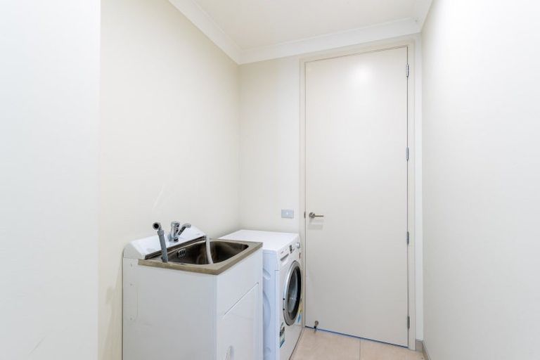 Photo of property in 72 Sunstone Crescent, Timberlea, Upper Hutt, 5018