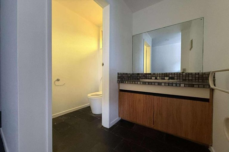 Photo of property in 27 Rembrandt Avenue, Tawa, Wellington, 5028