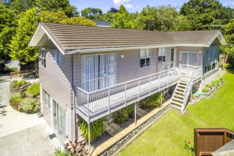 Photo of property in 72 Blue Mountains Road, Pinehaven, Upper Hutt, 5019