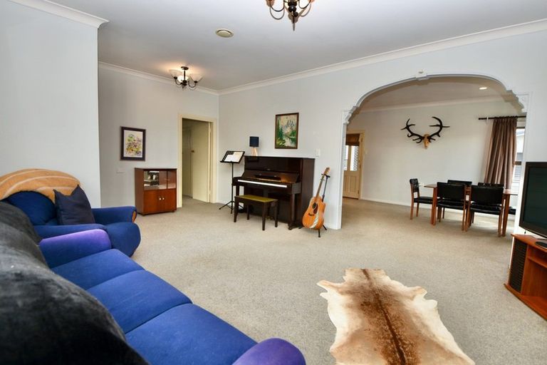 Photo of property in 2 Mckenzie Terrace, Carterton, 5713