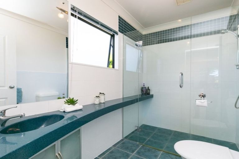 Photo of property in 2 Ridley Green, Churton Park, Wellington, 6037