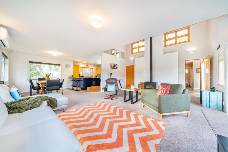 Photo of property in 24 Glen Road, Stokes Valley, Lower Hutt, 5019