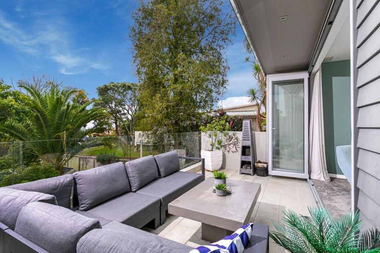 Photo of property in 20a Hebron Road, Waiake, Auckland, 0630