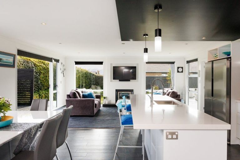 Photo of property in 59 Liberty Grove, Kelvin Grove, Palmerston North, 4414