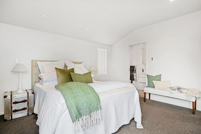 Photo of property in 56 Mcfaddens Road, St Albans, Christchurch, 8052