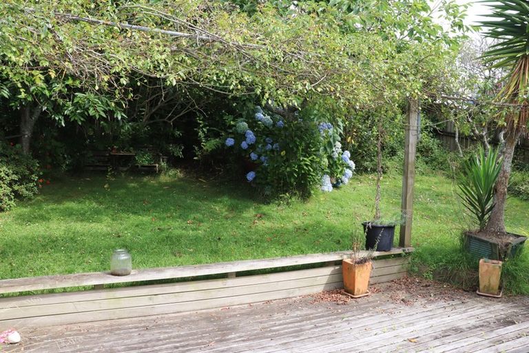 Photo of property in 545 Glenfield Road, Glenfield, Auckland, 0629