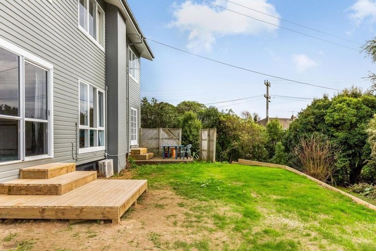 Photo of property in 1 Derby Place, Cannons Creek, Porirua, 5024
