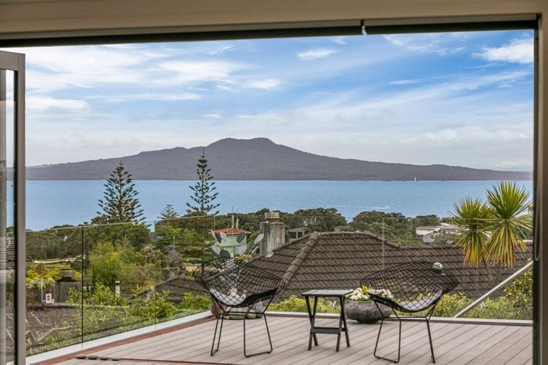 Photo of property in 85 Aberdeen Road, Castor Bay, Auckland, 0620