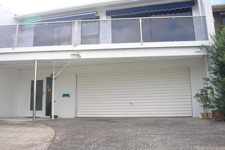 Photo of property in 3/126 Island Bay Road, Beach Haven, Auckland, 0626