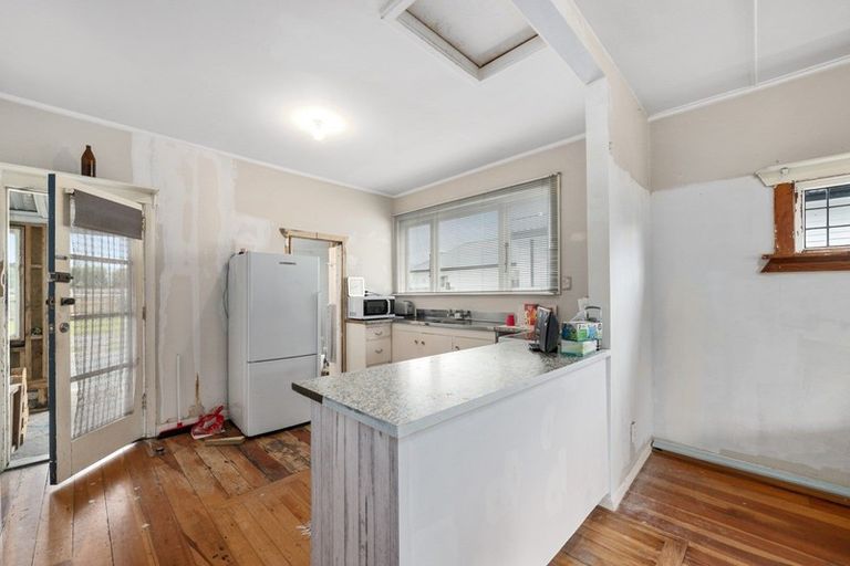 Photo of property in 102 Gibbons Street, Ebdentown, Upper Hutt, 5018