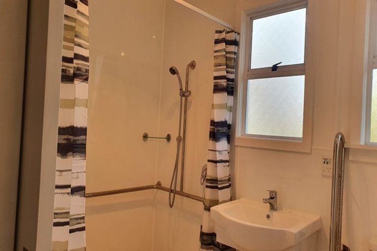 Photo of property in 21 Havelock Place, Blagdon, New Plymouth, 4310