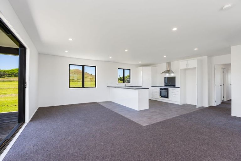 Photo of property in 20 Journeys End, Tapora, 0977