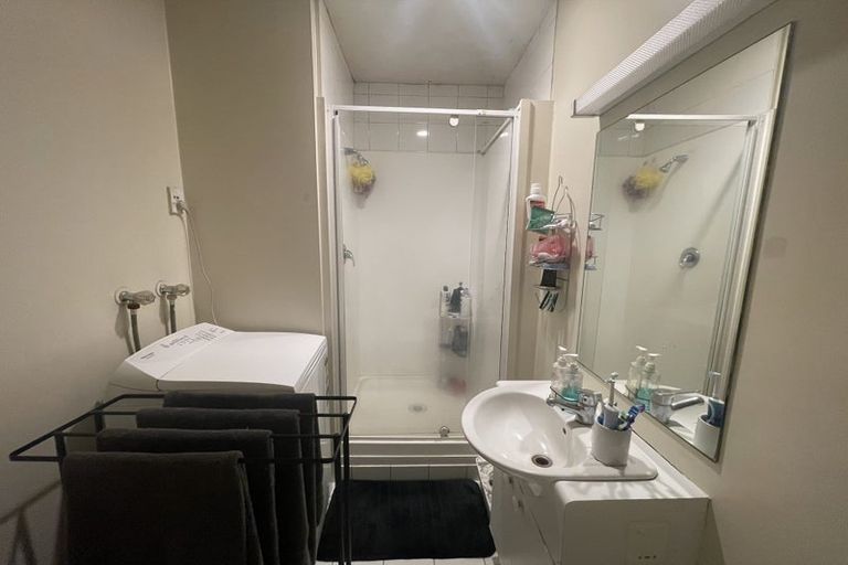 Photo of property in Terrace Tower Apartments, 5a/126 The Terrace, Wellington Central, Wellington, 6011