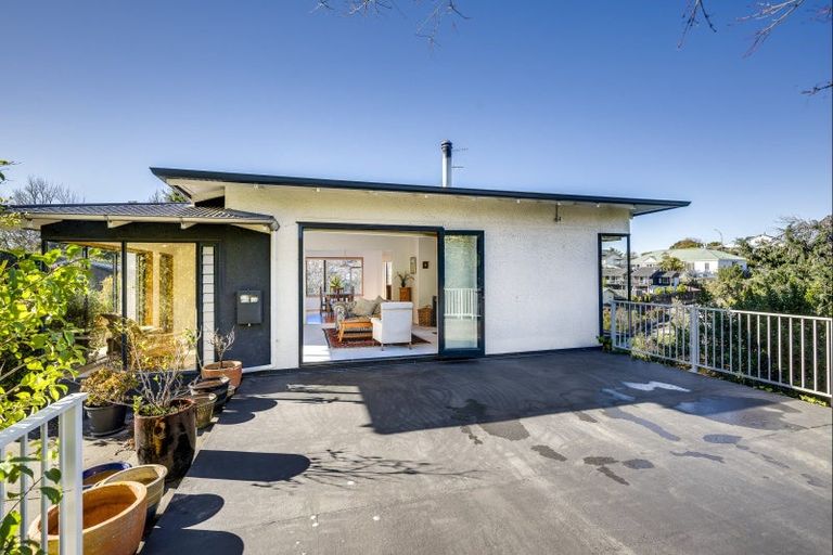 Photo of property in 109 Chaucer Road, Hospital Hill, Napier, 4110