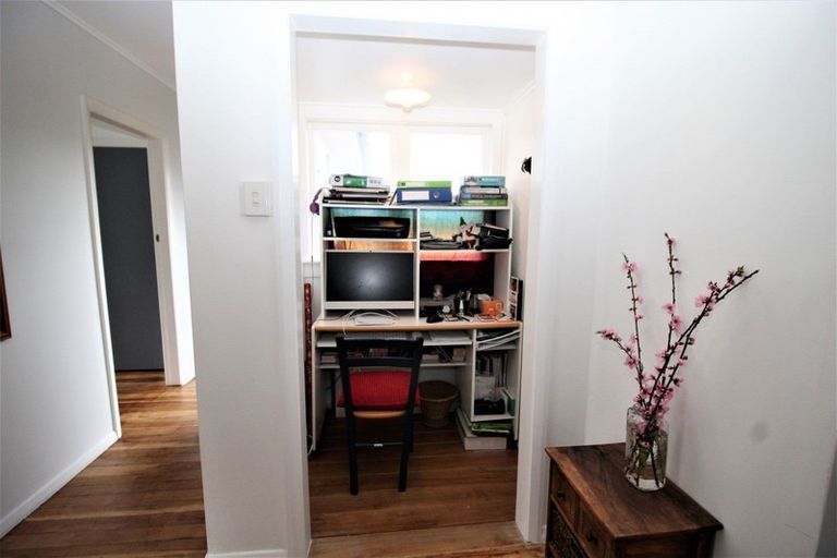 Photo of property in 27 Burgoyne Street, Woodville, 4920