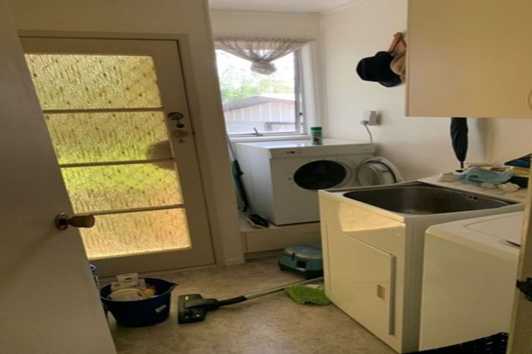 Photo of property in 11 Cockayne Crescent, Sunnynook, Auckland, 0620