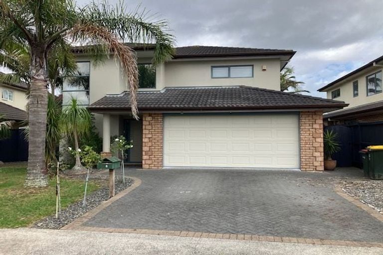 Photo of property in 8 Kalberry Place, East Tamaki, Auckland, 2016