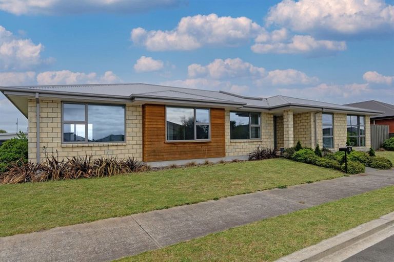 Photo of property in 3 Tommy Street, Pegasus, 7612