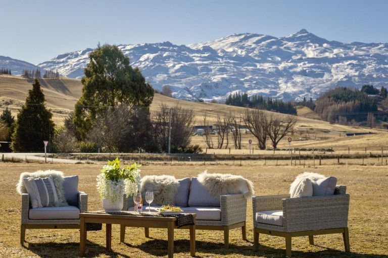 Photo of property in 12 Fitzpatrick Road, Dalefield, Queenstown, 9371