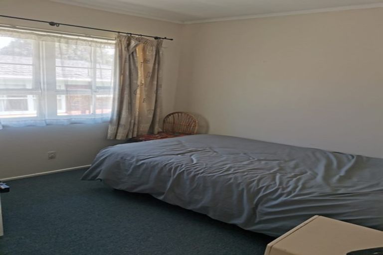 Photo of property in 1/14 Ellice Road, Totara Vale, Auckland, 0629
