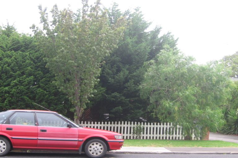 Photo of property in 28 Ocean View Road, Northcote, Auckland, 0627