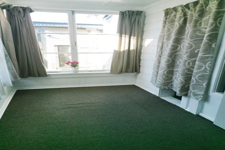 Photo of property in 39b Forrest Hill Road, Milford, Auckland, 0620