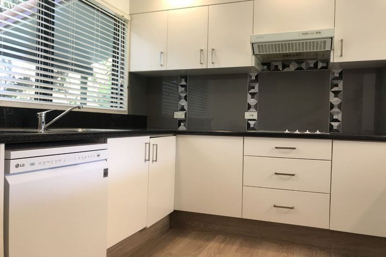 Photo of property in 7 Albert Street, Clive, 4102