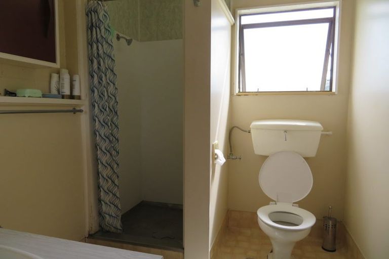 Photo of property in 1 East Grove, Alicetown, Lower Hutt, 5010