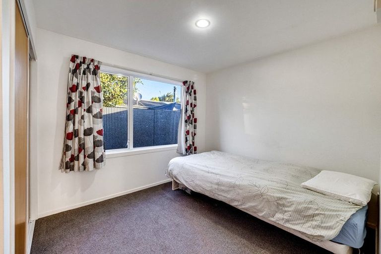 Photo of property in 2/5 Tahi Place, Belfast, Christchurch, 8051