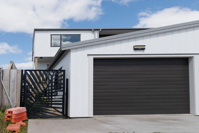 Photo of property in 50 Pukewhero Rise, Westgate, Auckland, 0614