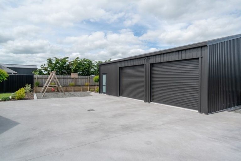 Photo of property in 18 Pukenamu Road, Rainbow Point, Taupo, 3330