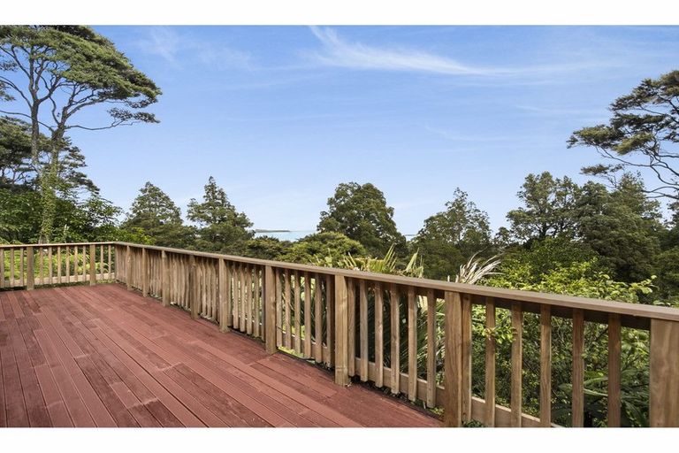 Photo of property in 17 Scenic Drive, Titirangi, Auckland, 0604