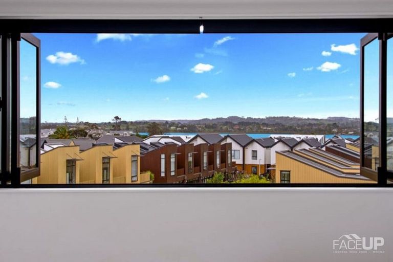 Photo of property in 254 Hobsonville Point Road, Hobsonville, Auckland, 0616