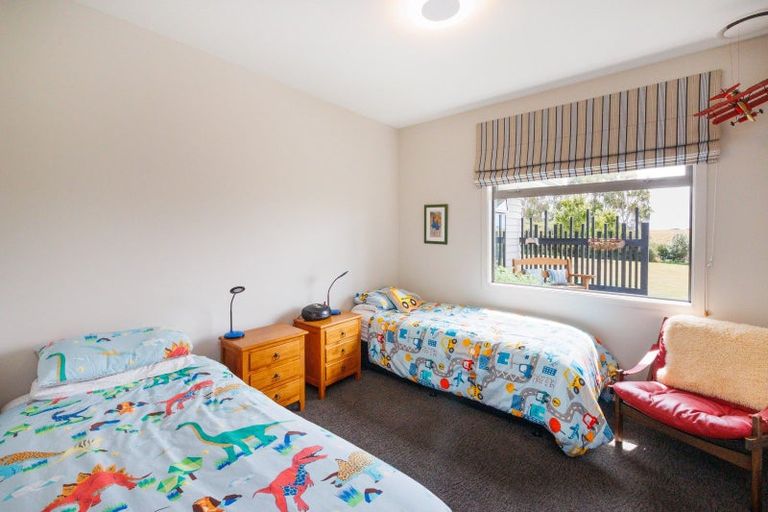 Photo of property in 20 Loveston Lane, Kelvin Grove, Palmerston North, 4470